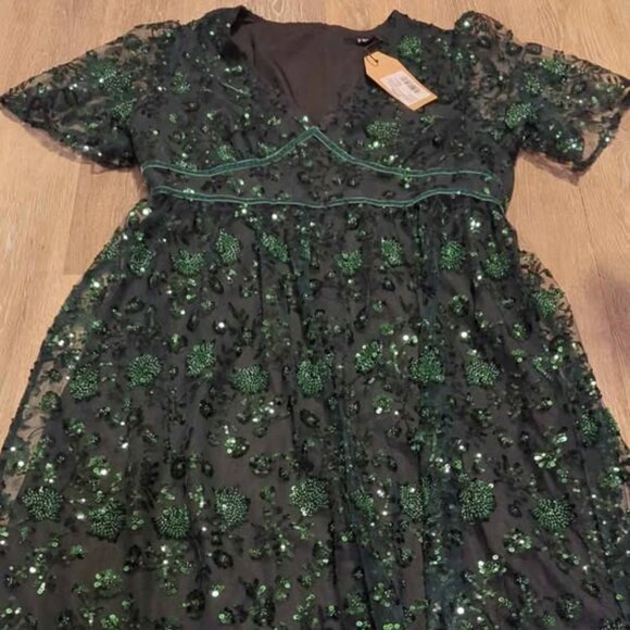 Disturbia Dresses & Skirts - Disturbia glimmer embroidered sequin lace angel sleeve midaxi dress size 12 new